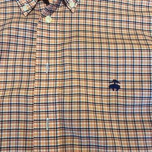 BROOKS BROTHERS MENS MED DRESS SHIRT! Great condition - non-iron slim fit!